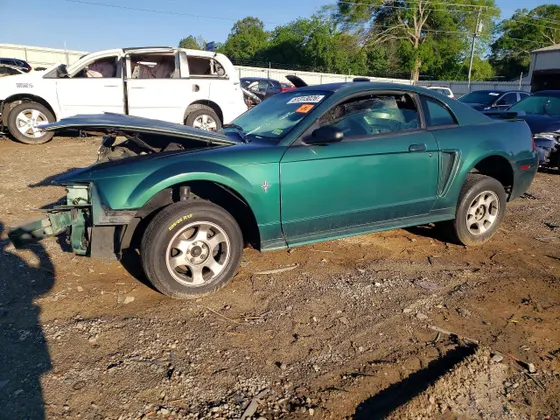 2000 Ford Mustang