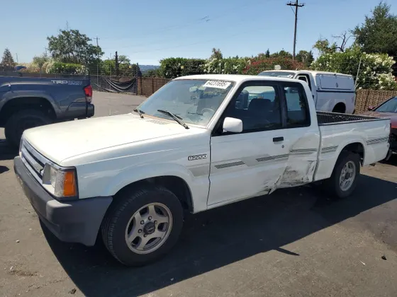 1992 Mazda B2200 Pickup 2WD CAB PLUS