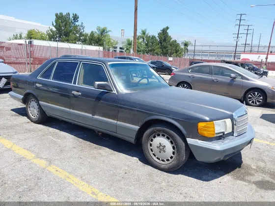 1990 Mercedes-Benz 560 SEL