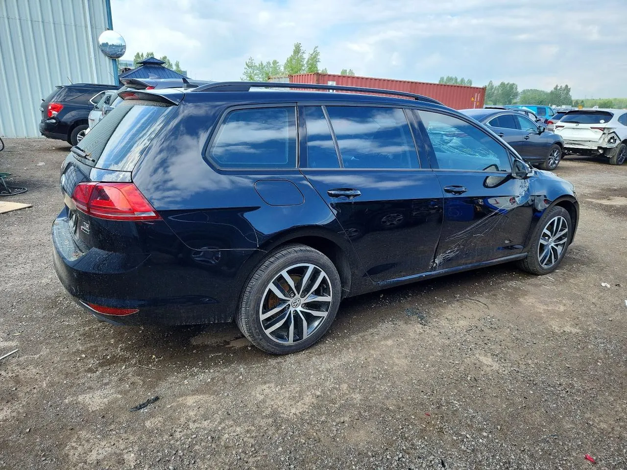 2017 Volkswagen Golf SportWagen S