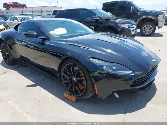 2019 Aston Martin DB11 AMR