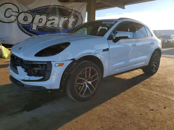 2022 Porsche Macan S