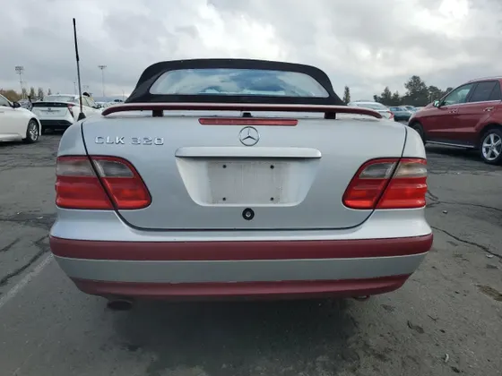 2003 Mercedes-Benz CLK-Class 3.2L