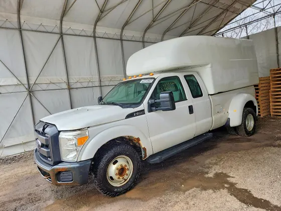 2012 Ford Super Duty F-350 DRW XL