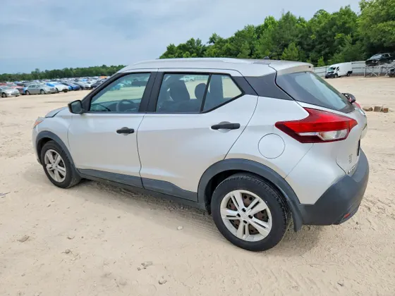 2019 Nissan Kicks SV
