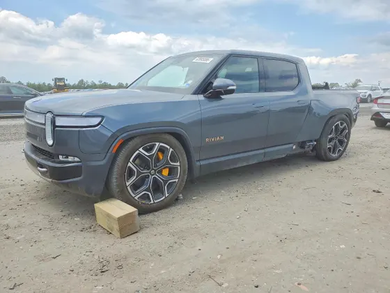 2022 Rivian R1T Adventure Package