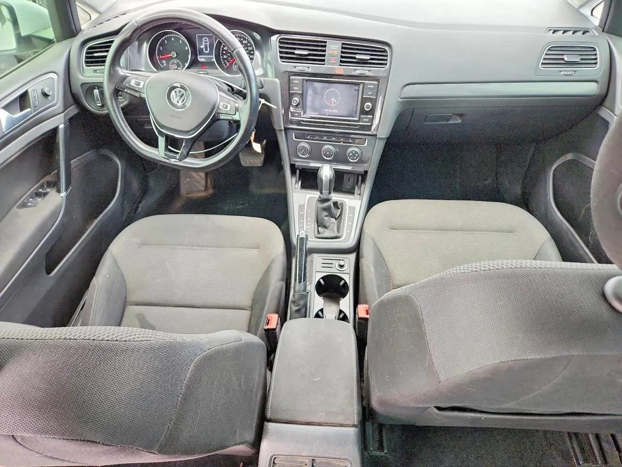 2018 Volkswagen Golf SportWagen S