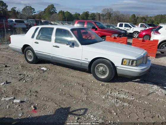1993 Lincoln Town Car Signature