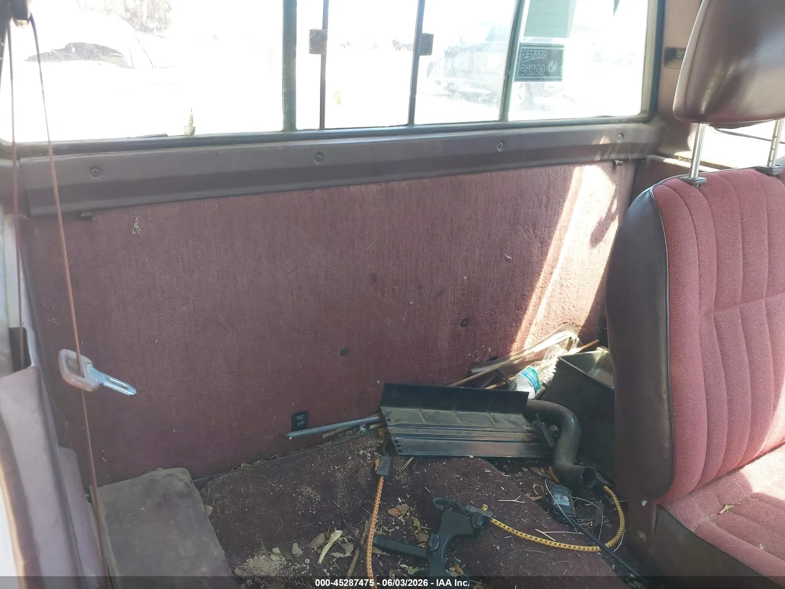 1990 Nissan Trucks 2WD KING CAB
