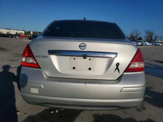 2008 Nissan Versa 1.8 S