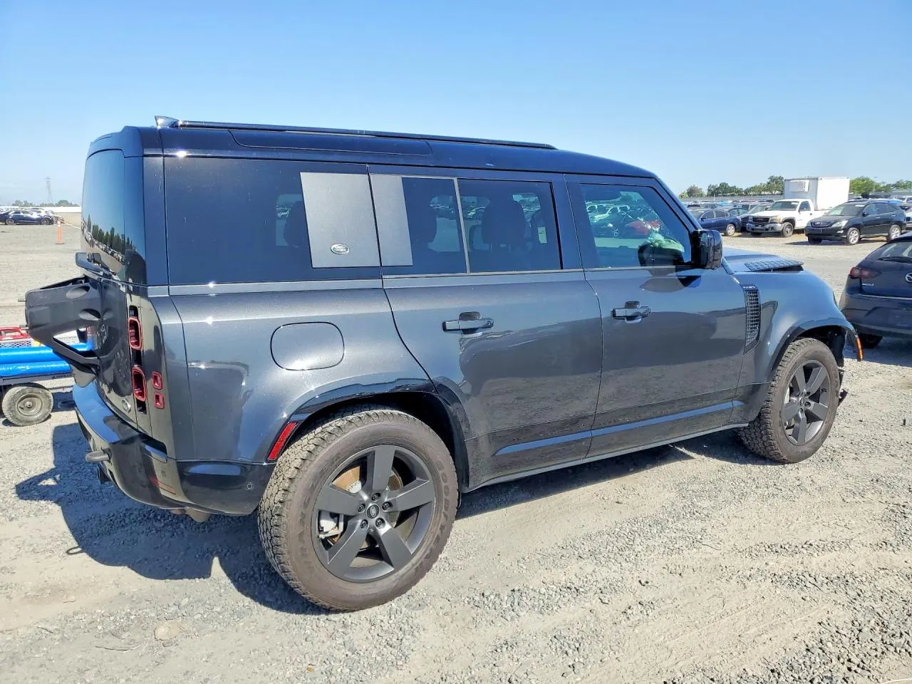 2023 Land Rover Defender X-Dynamic SE