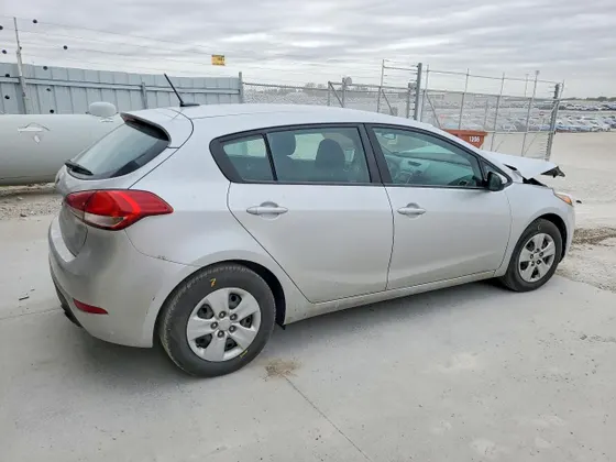 2017 Kia Forte5 LX