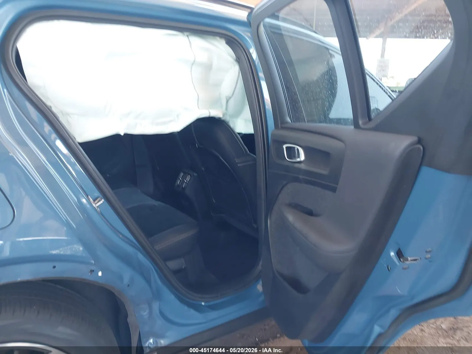 2023 Volvo XC40 Ultimate Dark Theme