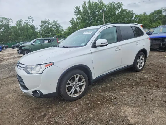 2015 Mitsubishi Outlander SE