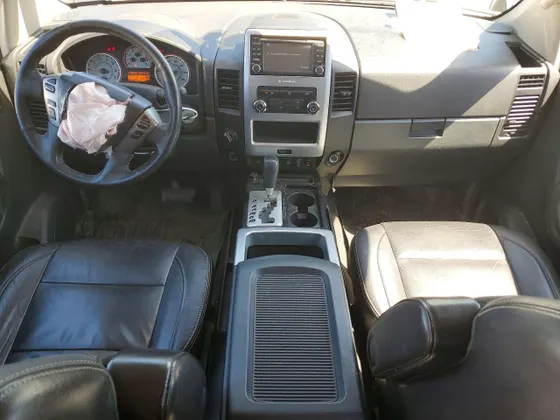 2015 Nissan Titan SL