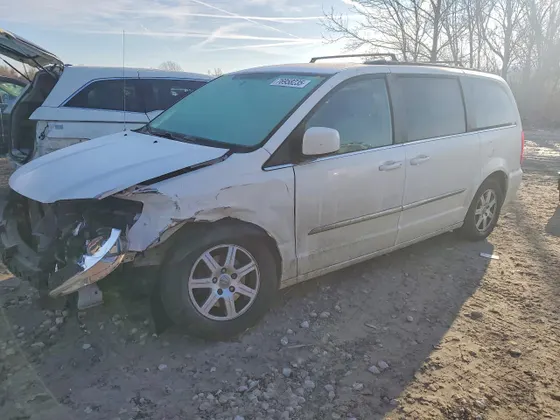 2013 Chrysler Town & Country Touring