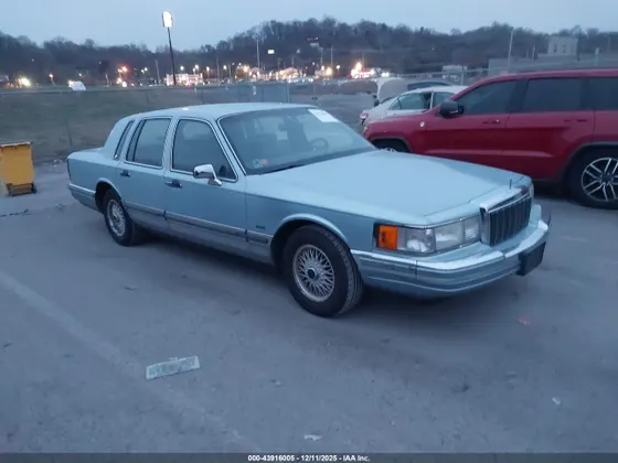 1990 Lincoln Town Car SIGNATURE