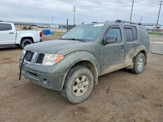2005 Nissan Pathfinder SE