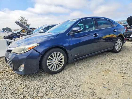 2014 Toyota Avalon Hybrid XLE Touring