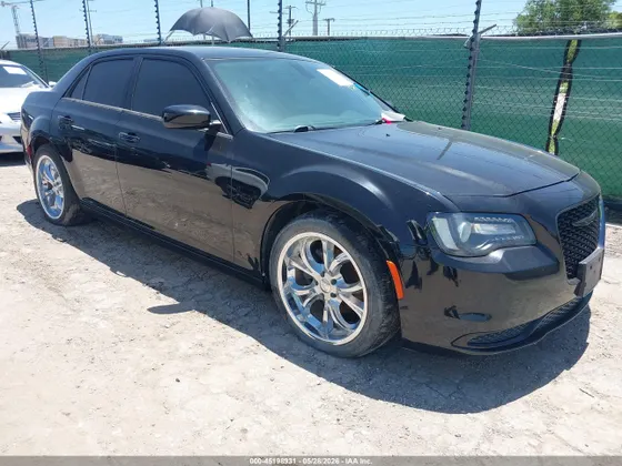 2020 Chrysler 300 Touring