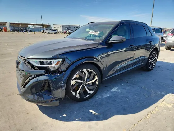 2024 Audi Q8 e-tron Premium Plus