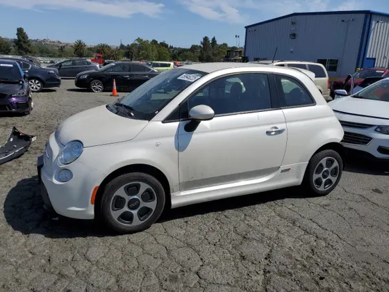 2018 FIAT 500e ELECTRIC