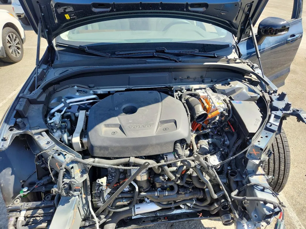 2025 Volvo XC60 Plug-In Hybrid Plus