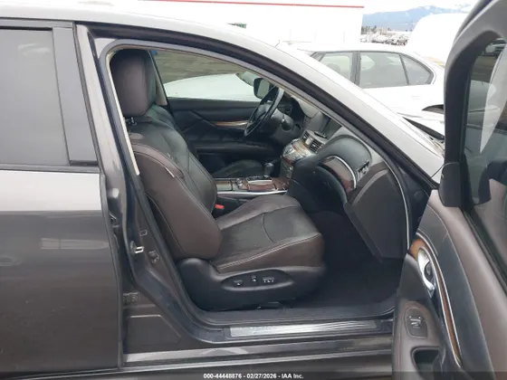 2011 INFINITI M56