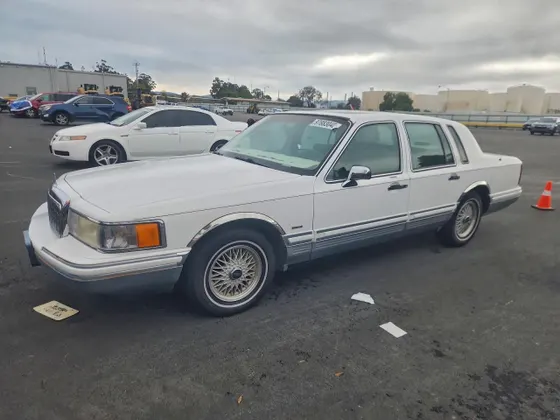 1994 Lincoln Town Car Signature