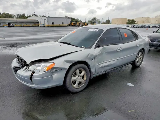 2002 Ford Taurus SE