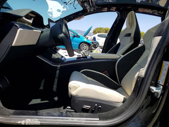 2026 Tesla Model S Plaid
