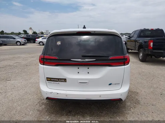 2023 Chrysler Pacifica Hybrid Touring L