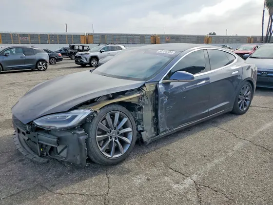2020 Tesla Model S Long Range