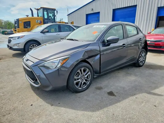 2020 Toyota Yaris Hatchback LE