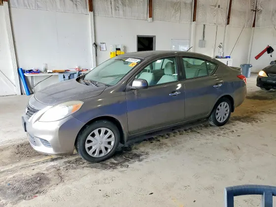2013 Nissan Versa SL