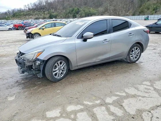 2016 Scion iA
