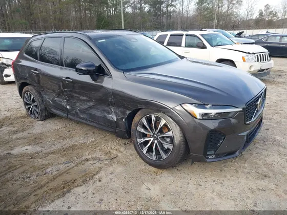 2025 Volvo XC60 Core