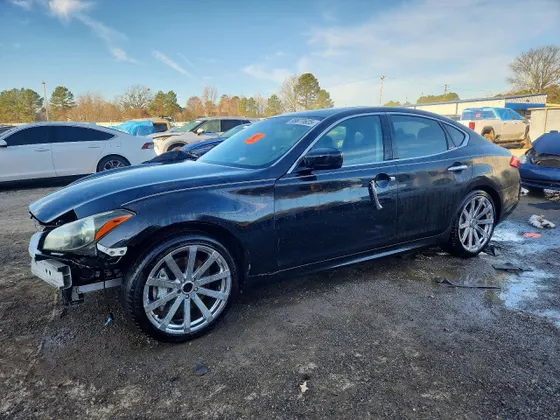 2011 INFINITI M37