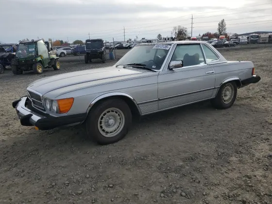 1977 Mercedes-Benz 400 400-CLASS
