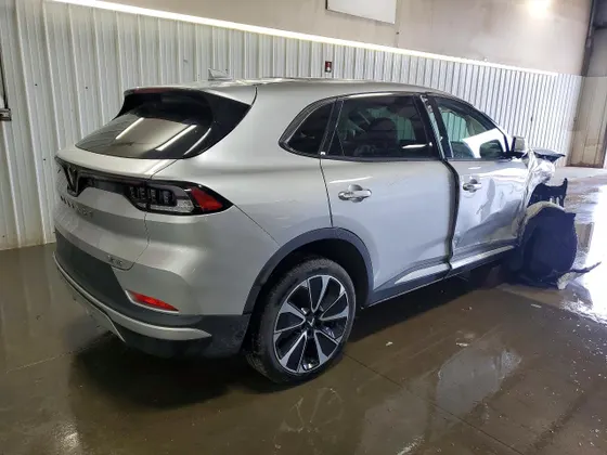 2024 VinFast VF 8 Plus