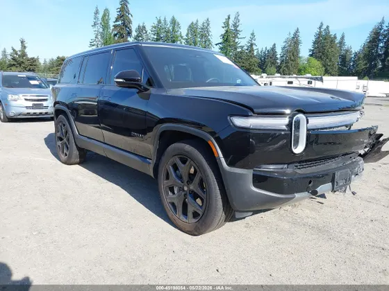 2025 Rivian R1S Adventure