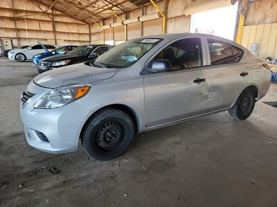 2013 Nissan Versa SL