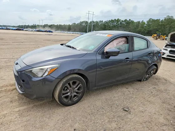 2019 Toyota Yaris Sedan LE