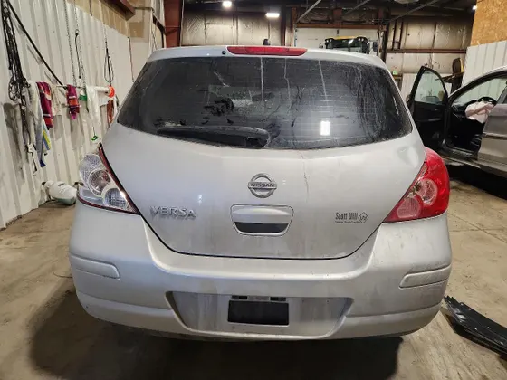2010 Nissan Versa 1.8 SL