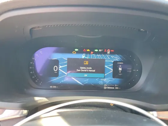 2023 Volvo S60 Recharge Plug-In Hybrid Plus Dark Theme