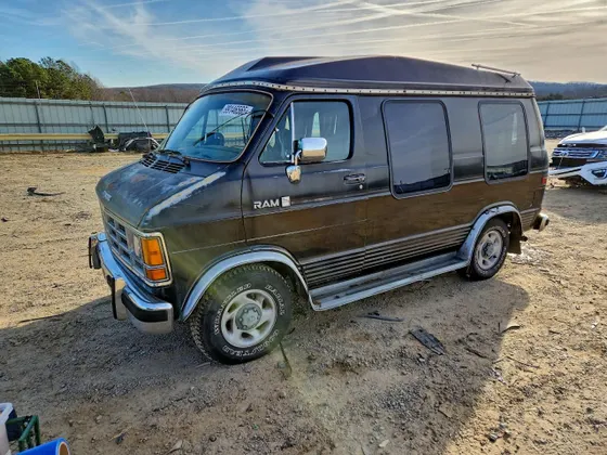 1990 Dodge RAM B150