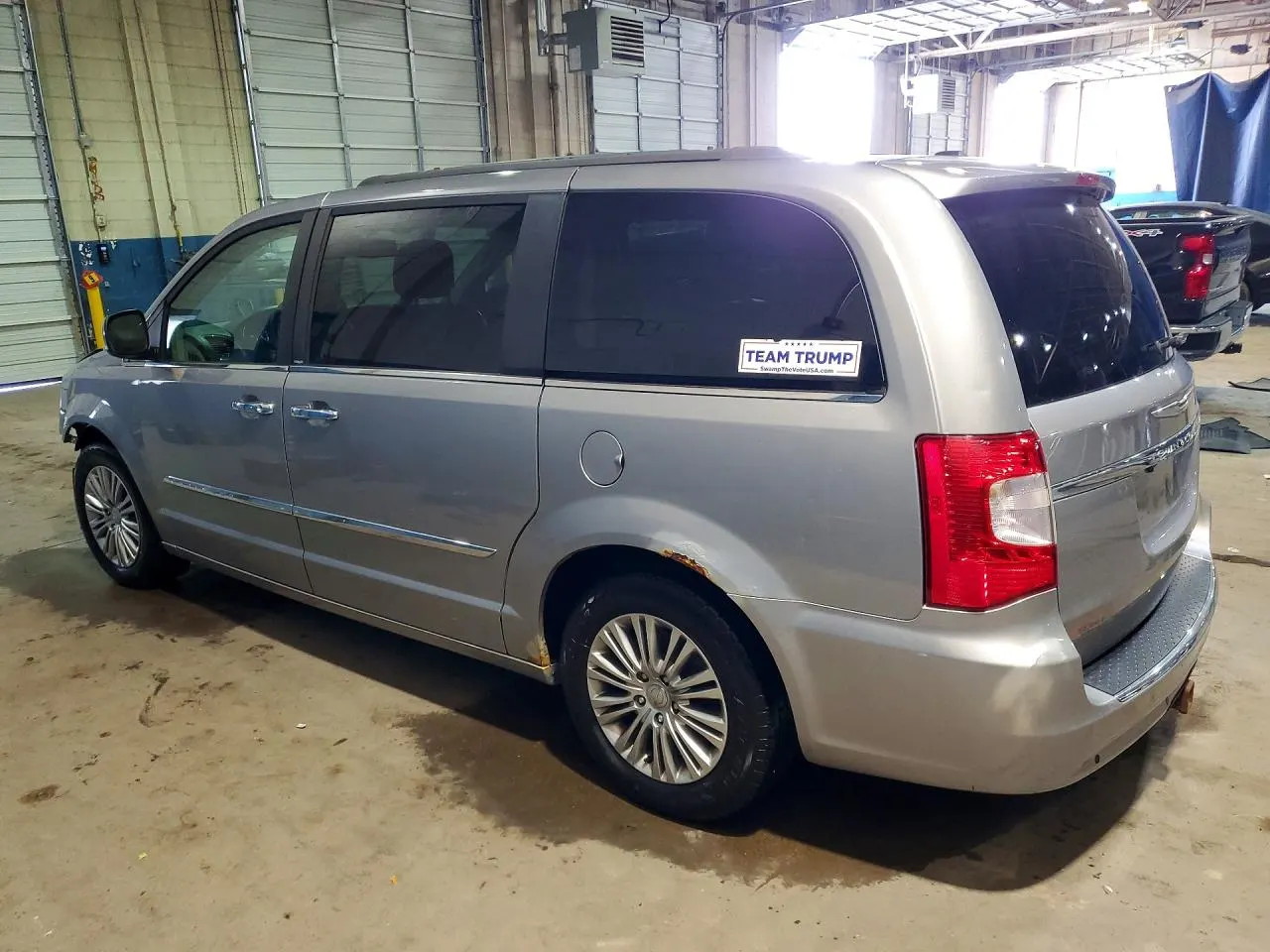 2013 Chrysler Town & Country Touring-L