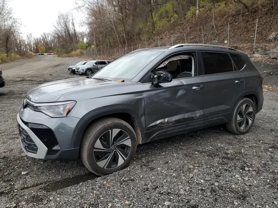 2025 Volkswagen Taos SE