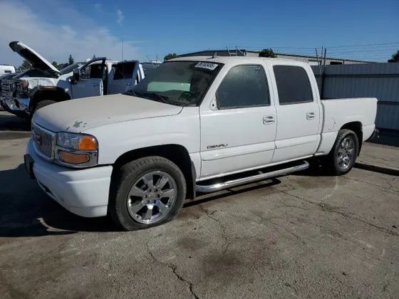 2006 GMC Sierra Denali K1500 DENALI