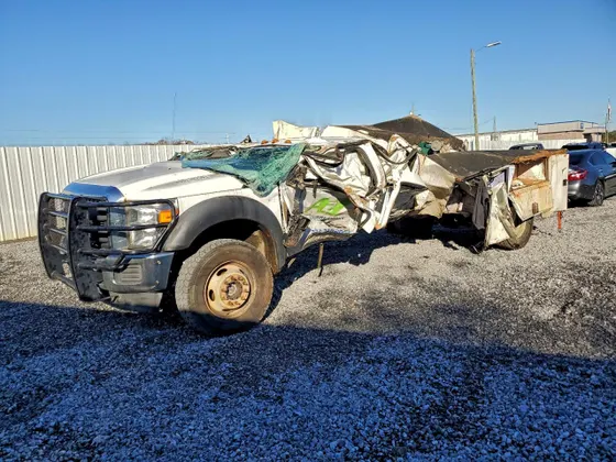 2016 Ford Super Duty F-550 DRW Lariat
